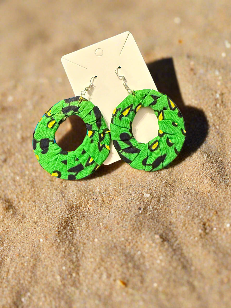 Mary Jade Boutique - Earrings loop