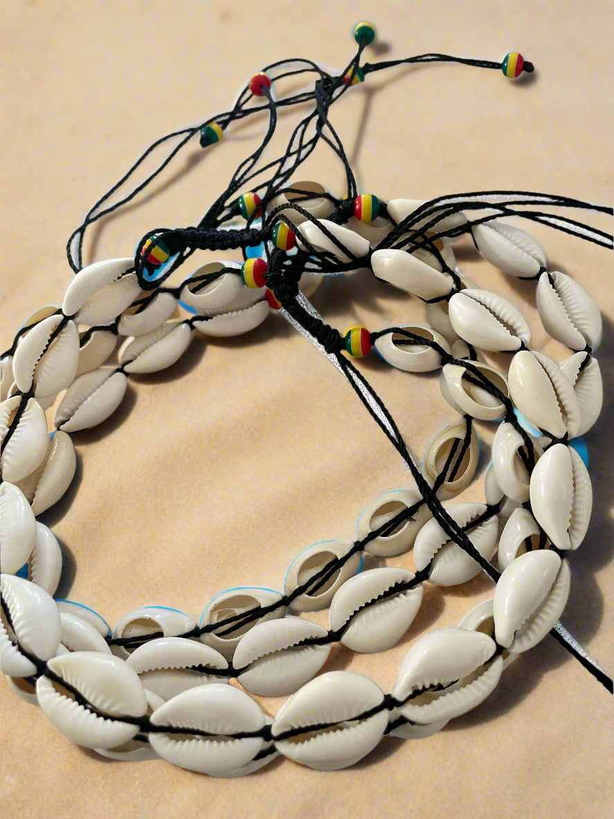 Mary Jade Boutique Cowries shell necklace only