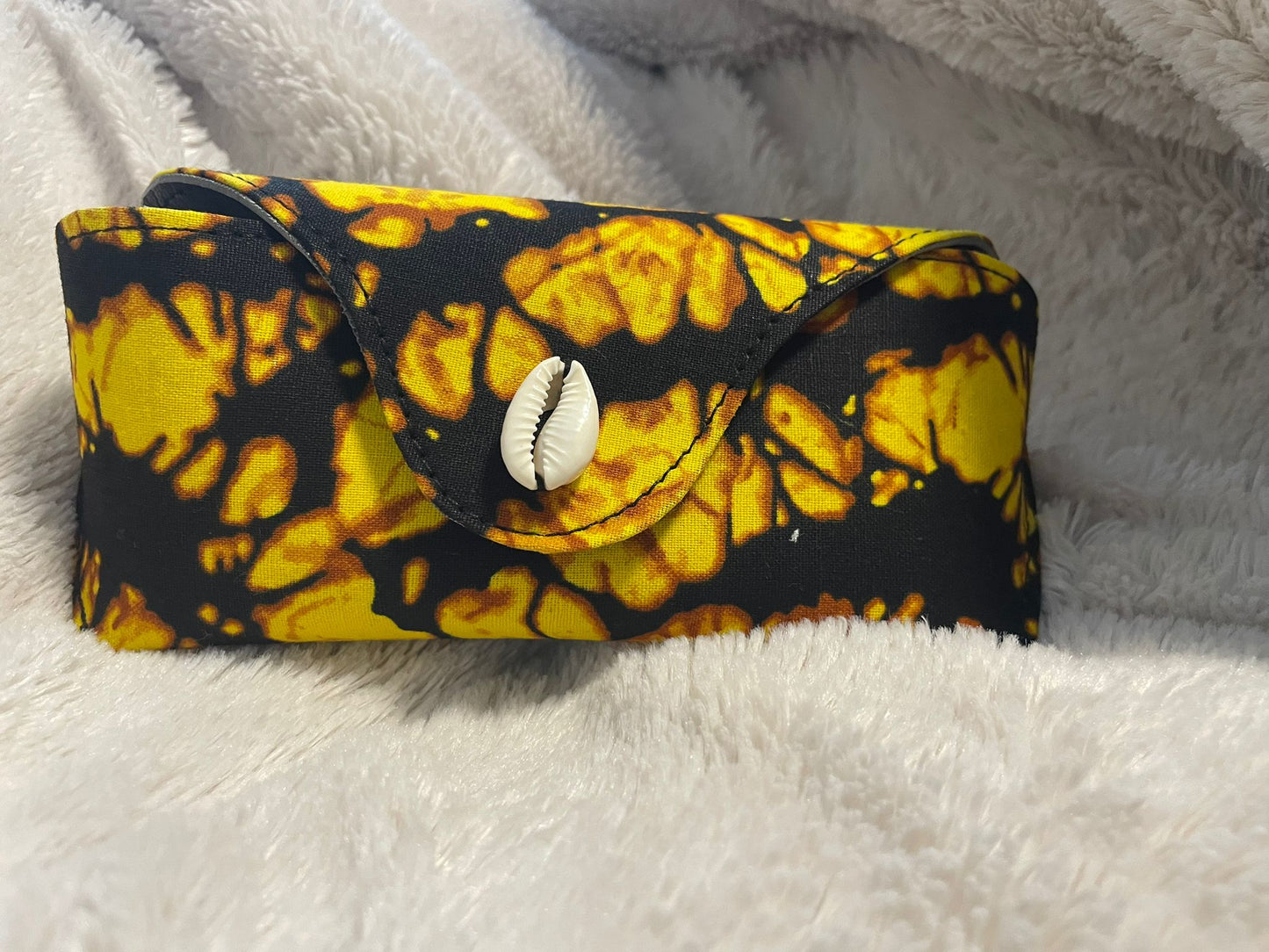 Handmade fabric glasses pouch / eyeglasses holder - étuis à lunettes