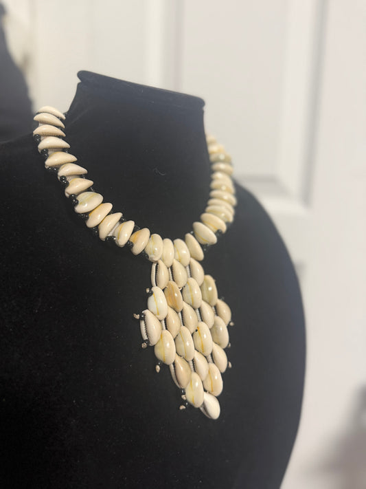 cowries Shell Necklace - Natural