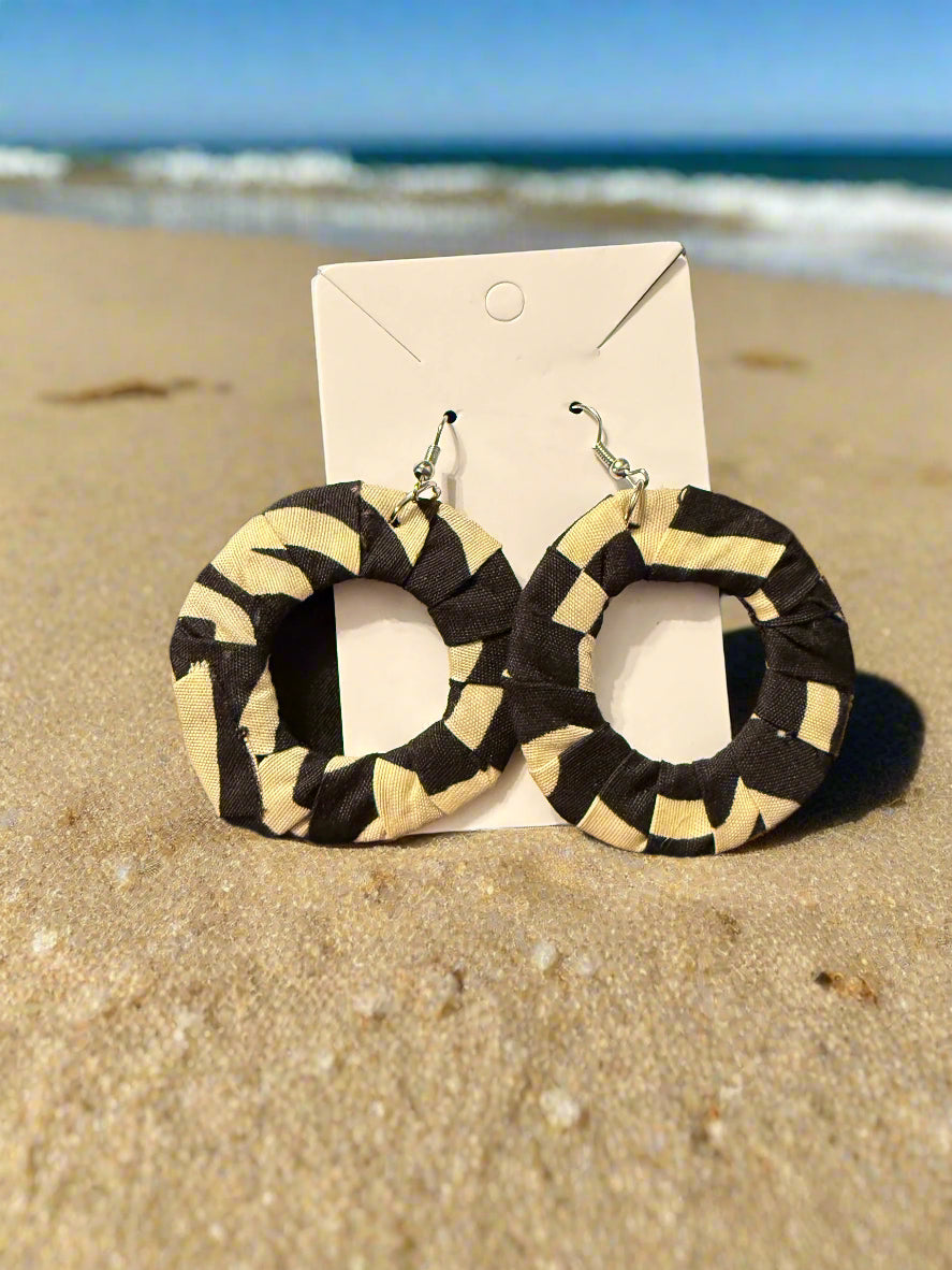 Mary Jade Boutique - Earrings loop